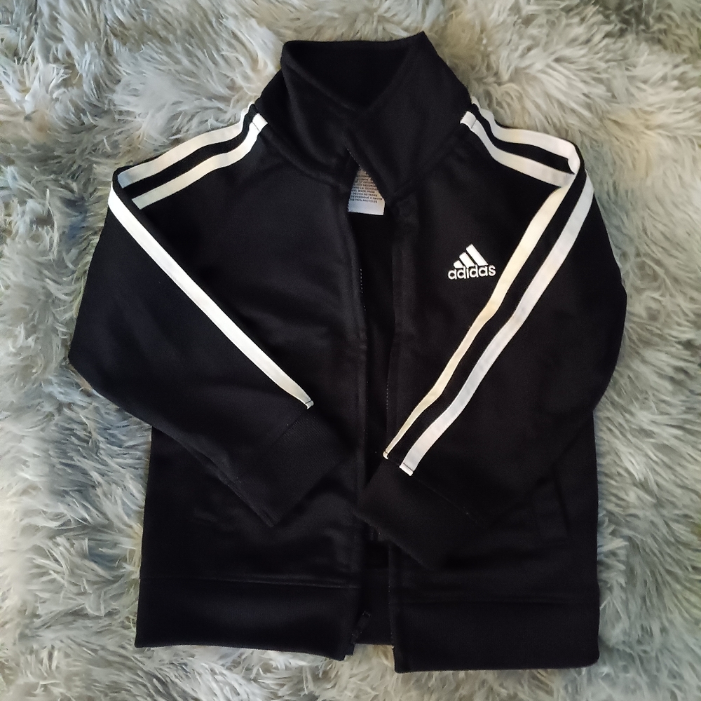EUC. Black and white Addidas jacket. Size 2t.